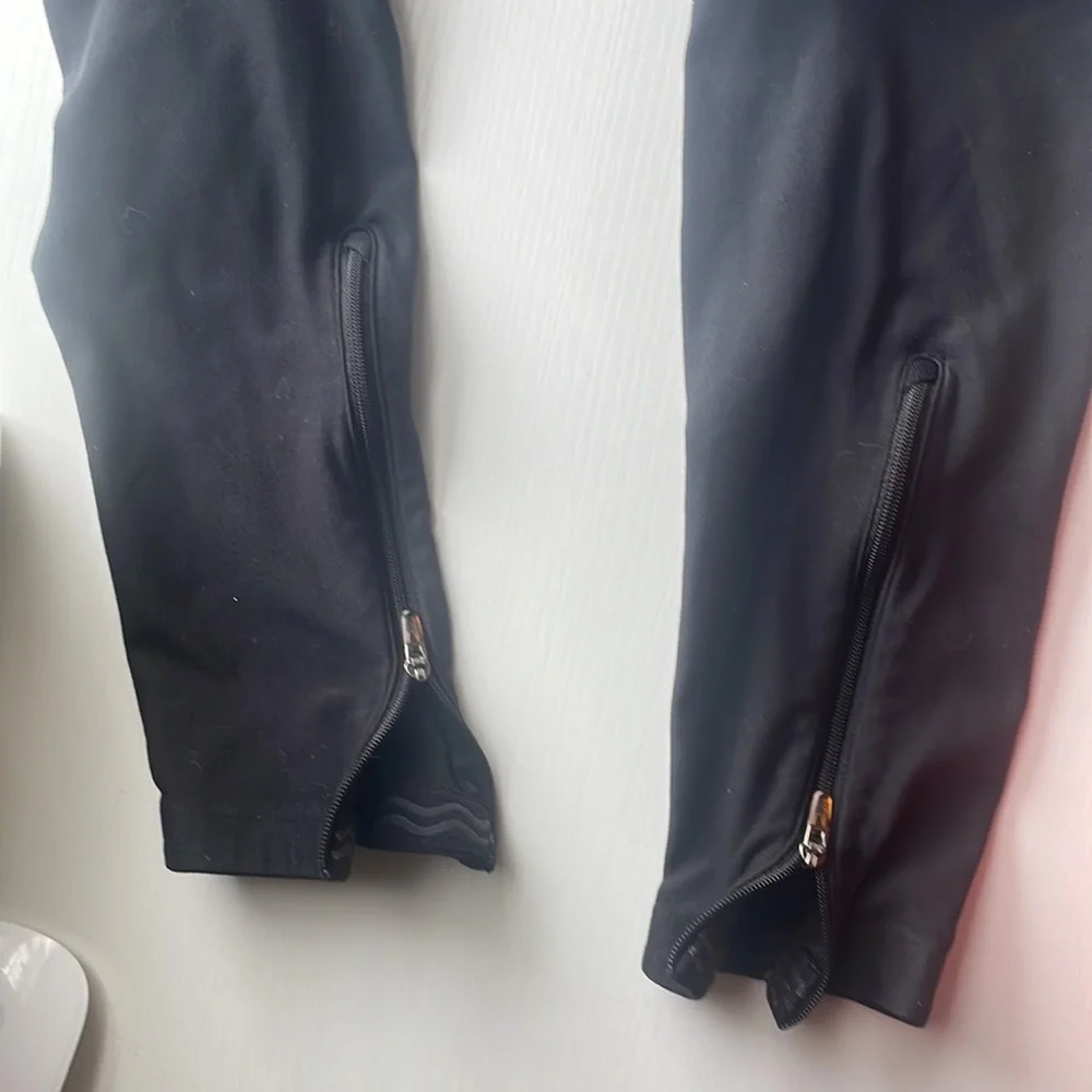 Nike - women’s size medium leggings - Picture 5 of 6